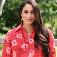 Tampil di layar kaca, intip perhiasan Putri Diana yang dipakai Meghan Markle. (Foto: Instagram)