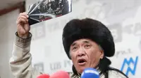 Ayah Amarmandakh Sukhbaatar, penyanyi rap Mongolia yang dipukuli hingga koma (BBC/AFP)