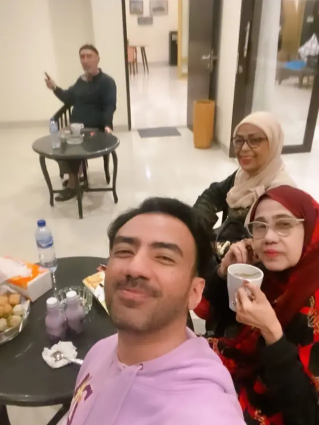 Bulan Madu Reza Zakarya dan Amira