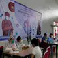 Siswa dan masyarakat umum datangi BPK Penabur Cirebon untuk ikut vaksin covid-19. Foto (Liputan6.com / Panji Prayitno)