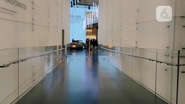 Hasil bidikan kamera Vivo V40 5G dengan fitur Portrait di BMW Museum, Munich, Jerman. Liputan6.com/Iskandar