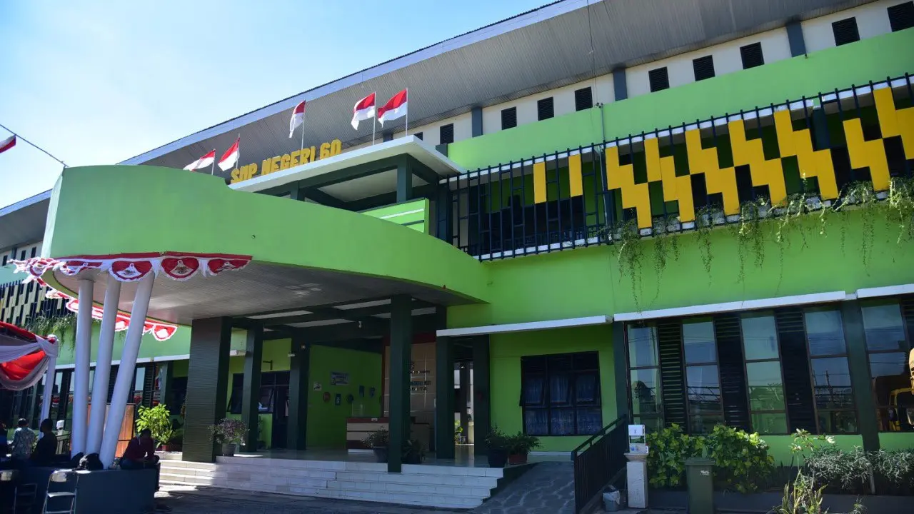 Potret Gedung SMPN 60 Surabaya Terapkan Protokol COVID-19