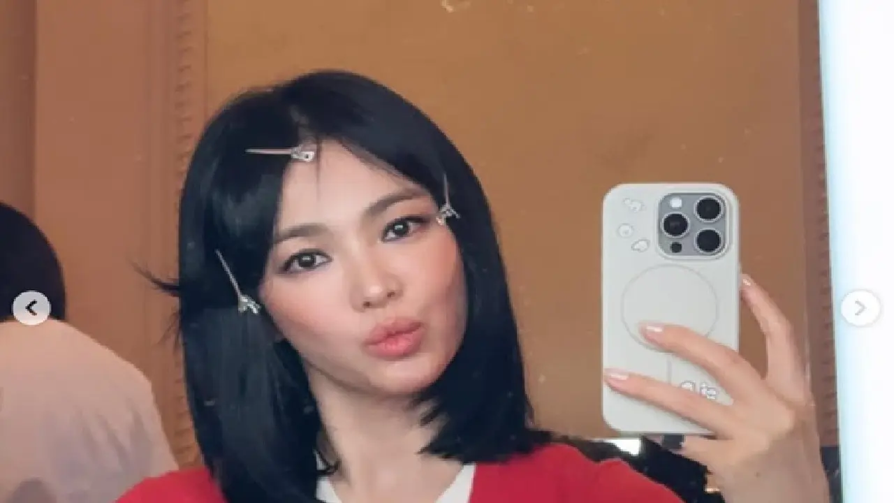 Song Hye Kyo Sebar Foto Selfie, Wajah Tirusnya Curi Perhatian