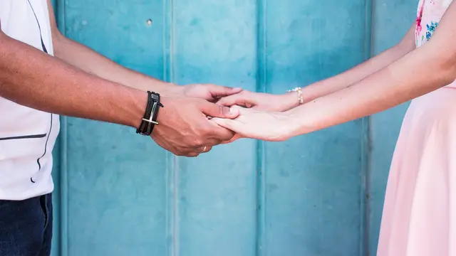 [bintang] Biar Seru, Rayakan Valentine sama 4 Zodiak yang Romantis Nggak Ada Obat Ini