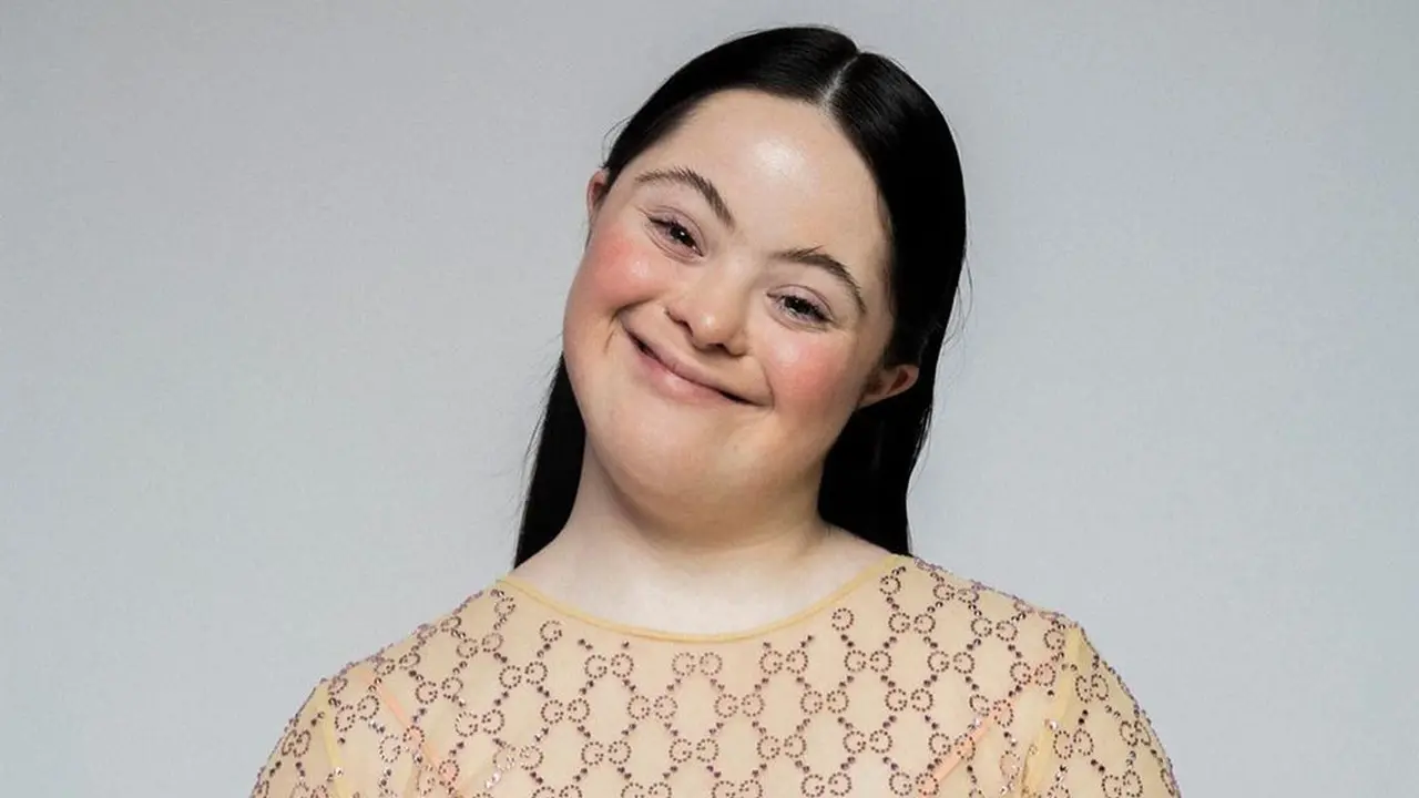 Model Down Syndrome Bintangi Iklan Mascara Gucci Beauty