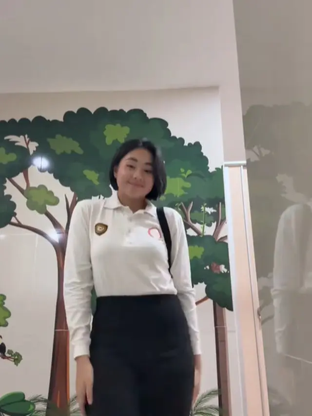 Potret Terbaru Livenia Evelyn, Pembawa Baki Upacara HUT RI 2024