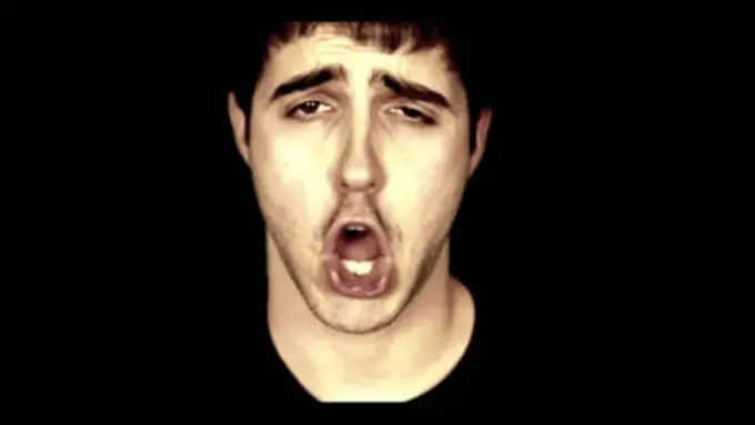 Lagu Kocak Pemuda Ini Bikin Kamu Ngakak Sampai Sawan!