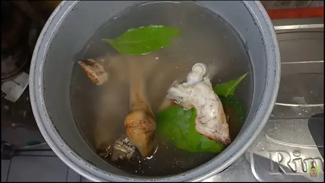 Bukan Dipresto, Ini Cara Rebus Kaki Kambing Agar Empuk dan Tidak Bau Prengus