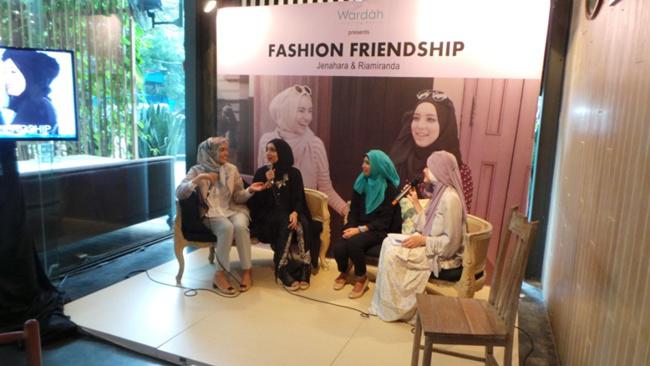 Peluncuran buku Fashion Friendship oleh Ria dan Janehara | Photo: Copyright Doc vemale.com
