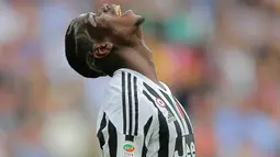 1. Paul Pogba, menurut Squawka, gelandang Juventus ini sudah melakukan tes medis bersama MU. Pelatih Setan Merah, Jose Mourinho juga menyatakan jika pria 23 tahun itu selangkah lagi akan kembali ke Old Trafford. (AFP/Marco Bertorello)