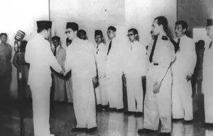 Di Balik Pujian 'Hij is de Man' Bung Karno untuk Natsir