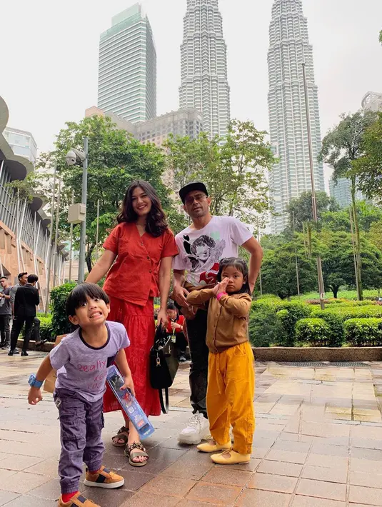 Di sela kesibukannya, Judika dan Duma selalu berusaha memberikan waktu untuk keluarga khususnya kedua buah hatinya. (Liputan6.com/IG/@duma_riris)