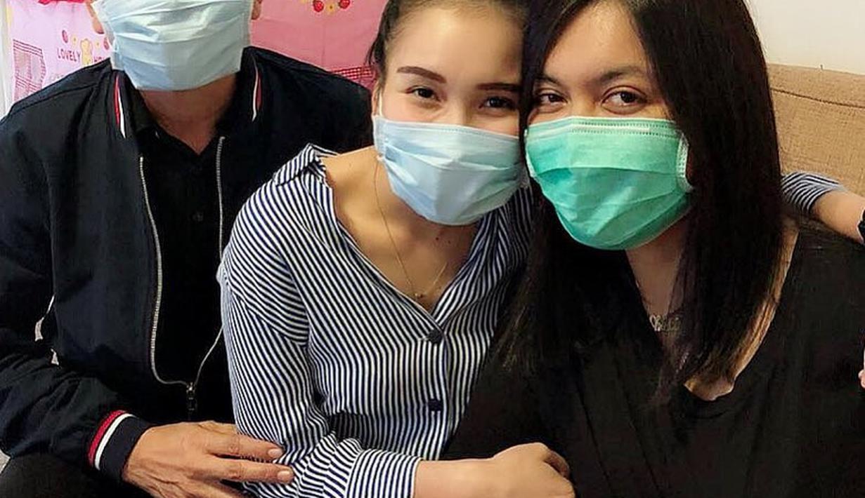Doa Artis-artis untuk Shakira Aurum dan Denada - Celeb 