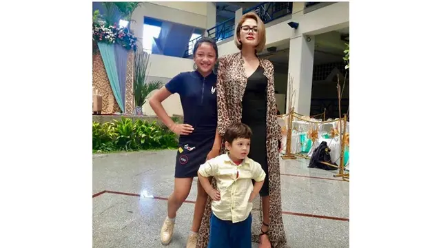 Kembali Jadi Single Parent, Ini 7 Momen Kebersamaan Nikita Mirzani dan Anak-anaknya