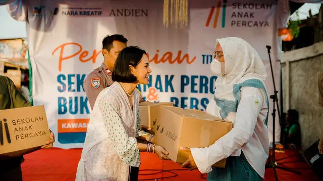 Andien meresmikan Sekolah Anak Percaya kedua di Kampung Pemulung Kelurahan Joglo, Jakarta Barat, Selasa (6/4/2023). (Foto: Dok Pribadi)