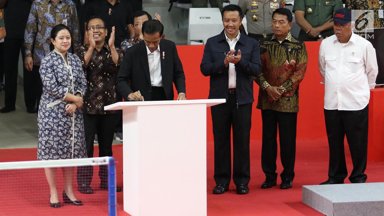 Kenakan Jas Hitam, Jokowi Resmikan Hasil Renovasi Istora Senayan