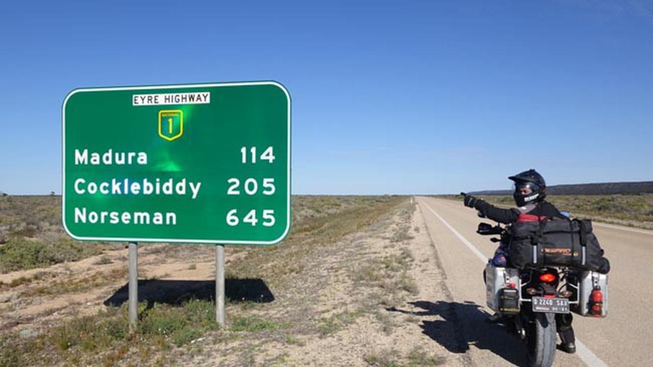 Kisah Petualangan Seru Mario Iroth di Eyre Highway