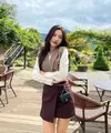 Joy Red Velvet juga terkenal dengan suara dan visual yang luar biasa. Di berbagai kesempatan, Joy tidak takut bereksperimen dengan berbagai tampilan, gaya rambut, maupun nuansa makeup. Tanpa kesan berlebihan, Joy senang menggunakan warna lipstik yang bold dan membiarkan rambut panjangnya tergerai.