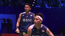 Fajar Alfian/Muhammad Rian Ardianto memenangkan gelar juara ganda putra All England 2023. (AP Photo/Rui Vieira)