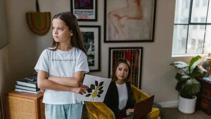 6 Langkah Bijak Mendidik Anak yang Sensitif (photo by pexels.com)