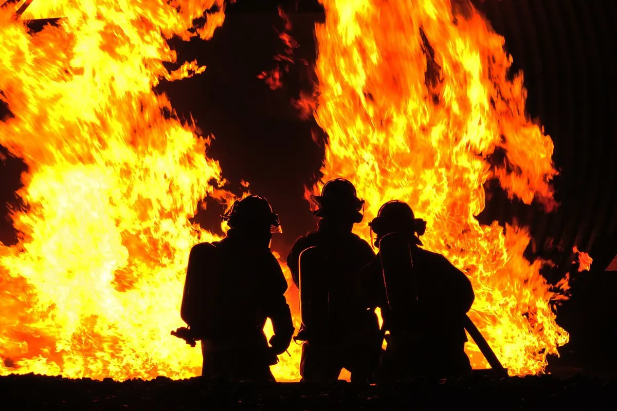 Hangus, Ini 15 Foto Pasar Besar Malang yang Terbakar