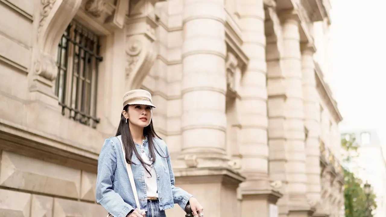Inspirasi outfit gaul dari Sandra Dewi yang cocok untuk kamu