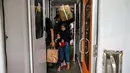 Sementara untuk penumpang yang tiba, PT Kereta Api Indonesia (KAI) Daop 8 Surabaya mencatat ada sekitar 21.534 penumpang. (JUNI KRISWANTO/AFP)