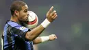 6. Adriano - Gabung ke inter Milan sebagai wonderkid yang diprediksi memiliki masa depan cerah karena dikenal sebagai predator haus gol. Sayangnya perilaku bengal membuat striker Brasil ini kariernya malah meredup saat usia emas. (AFP/Paco Serinelli)