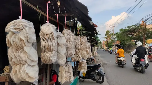 Kegundahan Pedagang Kemplang Palembang Saat Mudik Lebaran Dibatasi
