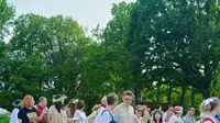 Midsommar: Festival Musim Panas Swedia yang Penuh Cinta, Tawa, dan Kehangatan