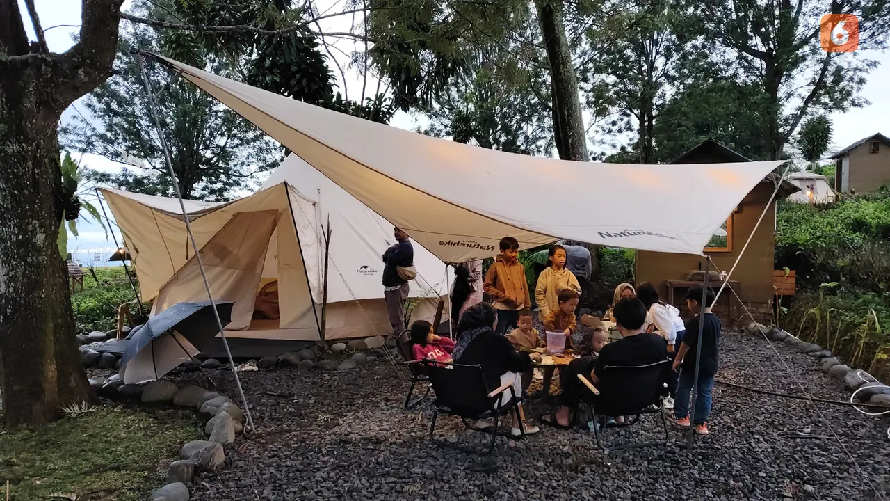 Kemah premium di Goalpara Estate Camp, Kecamatan Sukaraja Kabupaten Sukabumi (Liputan6.com/Fira Syahrin).