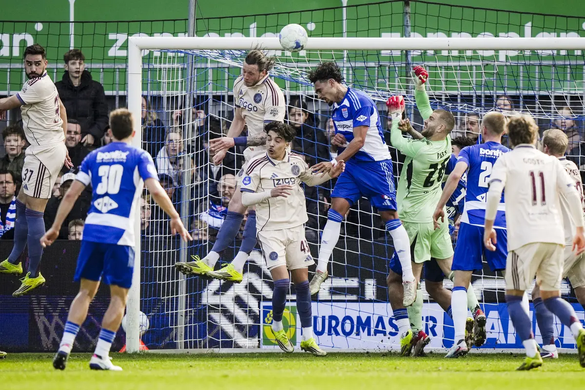Maarten Paes - PEC Zwolle Vs Ajax di Eredivisie 2025/2026