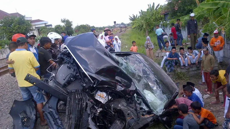 Ketua Ombudsman RI Jateng Tewas Tersambar Kereta Api