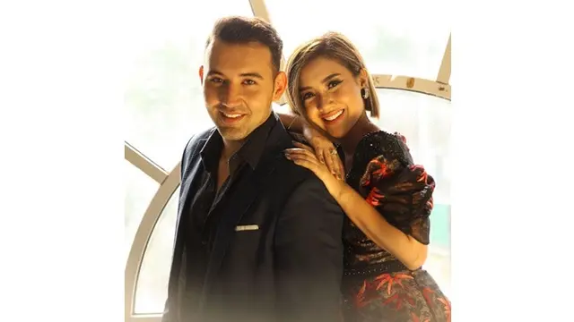 7 Gaya Mesra Cita Citata dengan Sang Kekasih, Foto Bak Prewedding