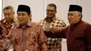 Ketua DPR Ade Komarudin (kiri) saat menerima kunjungan Ketua Organisasi Pergerakan Indonesia Maju (PIM) Din Syamsudin (kanan) di Gedung Parlemen, Senayan, Jakarta, Jumat (20/5). (Liputan6.com/JohanTallo)