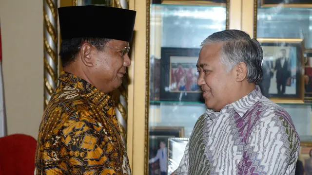 Capres nomor urut satu, Prabowo Subianto menemui ketua umum Muhammadiyah Din Syamsuddin. Dalam pertemuan ini Prabowo berharap Muhammadiyah dapat membantu meredam emosi dan gejolak yang mungkin terjadi.