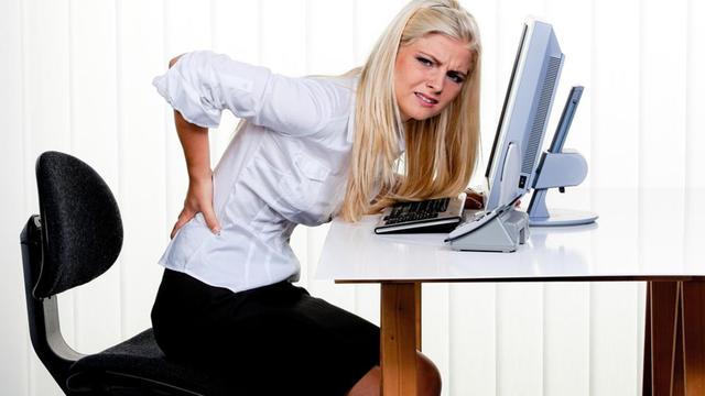 Benarkah Wanita Pekerja Berisiko Terkena Osteoporosis? (Lisa S/Shutterstock)