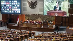 Rapat Paripurna dipimpin langsung oleh Ketua DPR RI Puan Maharani. Puan memberikan pidato pembukaannya dalam rapat tersebut. (Liputan6.com/Faizal Fanani)