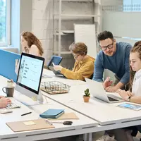 Ilustrasi Bekerja di Perusahaan Credit: pexels.com/fauxels