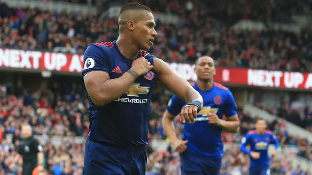 Foto: Daftar 4 Besar Pesepak Bola Amerika Selatan dengan Penampilan Terbanyak di Premier League, Tembus 300 Laga atau Lebih