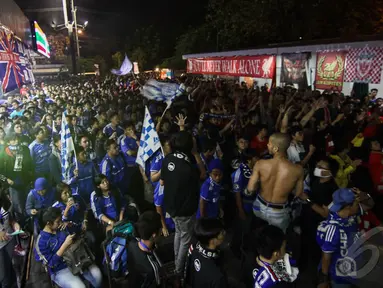 Liputan6.com bersama Nex Media gelar nonton bareng  Liga Premier, Tanah Kusir, Jakarta, Minggu (27/4/2014)(Liputan6.com/Faizal Fanani).
