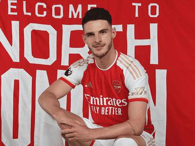 Bursa transfer pemain musim panas 2023/2024 di lima liga top Eropa memang masih terbuka hingga 1 September 2023. Beberapa kesepakatan transfer telah terjadi sejak 14 Juni 2023 lalu meski secara resmi baru dibuka pada 1 Juli 2023. Hingga 18 Juli 2023, tercatat 8 pemain berikut masuk dalam daftar deretan 7 besar transfer termahal di seluruh lima liga top Eropa. Siapa saja? Simak uraiannya berikut ini. (arsenal.com)