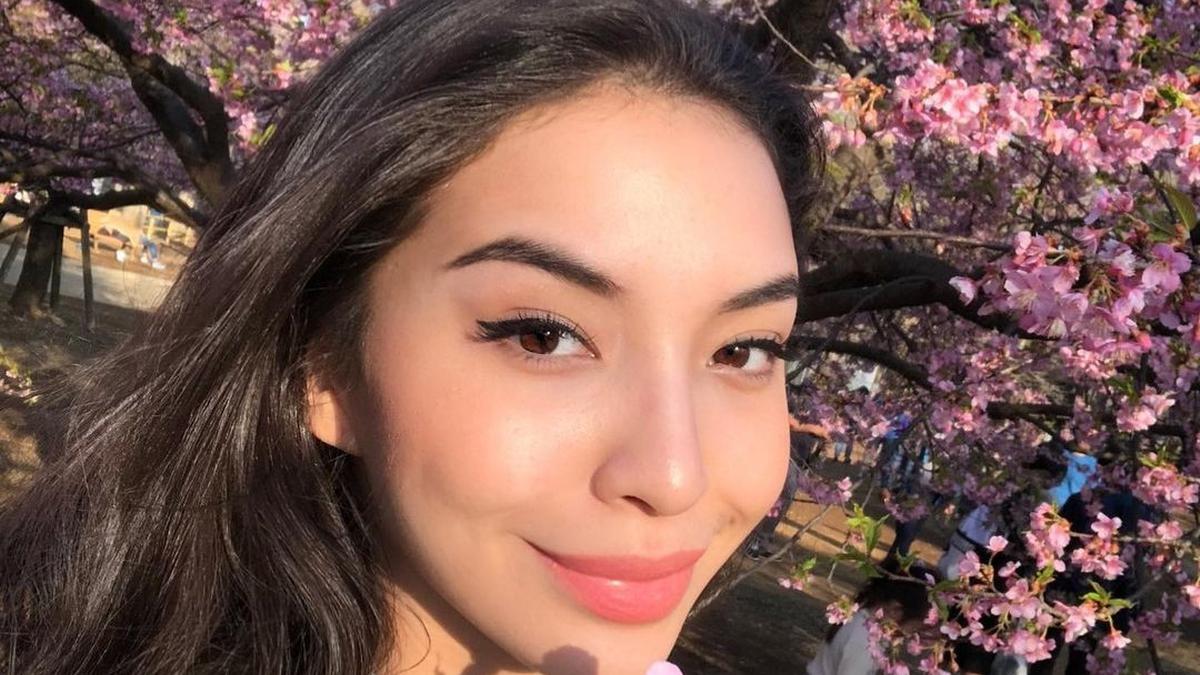 Inspirasi Model Rambut Panjang ala Manohara yang Memukau, Selalu Tampil Elegan