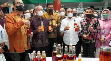 Menteri Koperasi dan UKM Teten Masduki  melakukan Kunjungan Kerja Bersama Stakeholder Kelapa Sawit di Pusat Penelitian Kelapa Sawit, Medan, Sumatera Utara