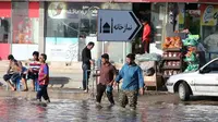 Tim penyelamat telah menyelamatkan 55 orang yang terjebak banjir bandang Iran. (File/AFP)
