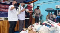 Direktur Jenderal Bea dan Cukai Kementerian Keuangan Askolani, saat pemusnahan di Kabil, Kota Batam, Senin (3/4/2023).