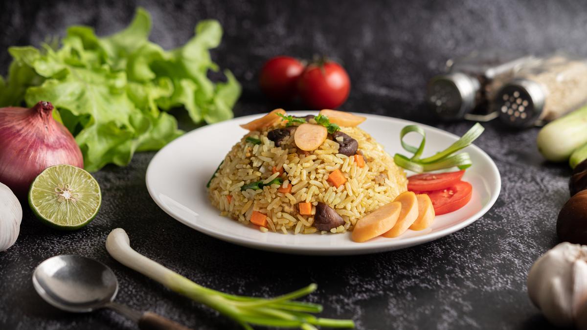 Resep Praktis Nasi Goreng Rendang yang Lezat dan Menggugah Selera - Hot  Liputan6.com