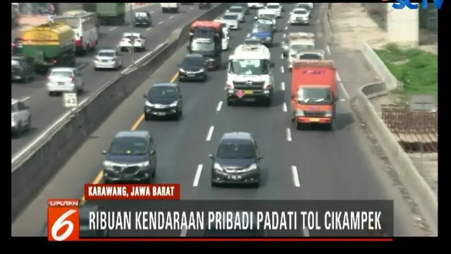 Diperkirakan volume kendaraan akan terus meningkat di ruas Tol Jakarta-Cikampek hingga tahun baru hari Selasa mendatang.