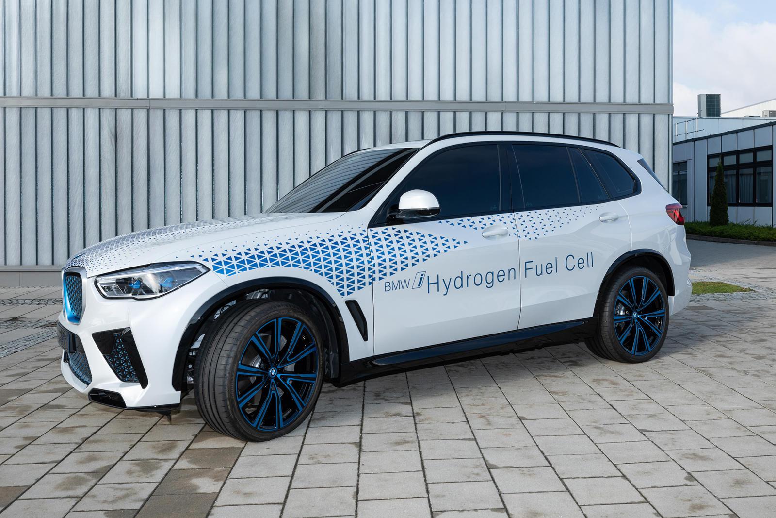 BMW i Hydrogen NEXT (Carbuzz)