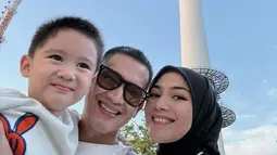 Tak hanya saat liburan saja, namun momen kepulangan ketiganya menuju Indonesia menjadi viral di media sosial. Pasalnya, keluarga artis ini sempat tertangkap kamera Dispacth saat berada di Bandara. (Liputan6.com/IG/@citraciki)